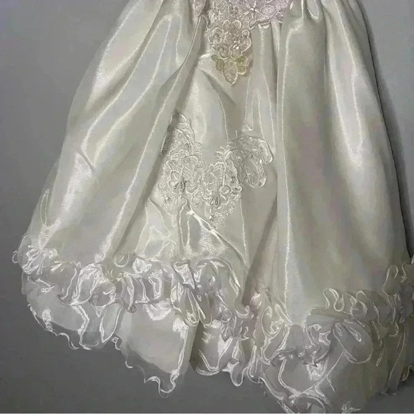 Vintage Satin White Formal Girl’s Dress size 8 in excellent condition. - Picture 4 of 6